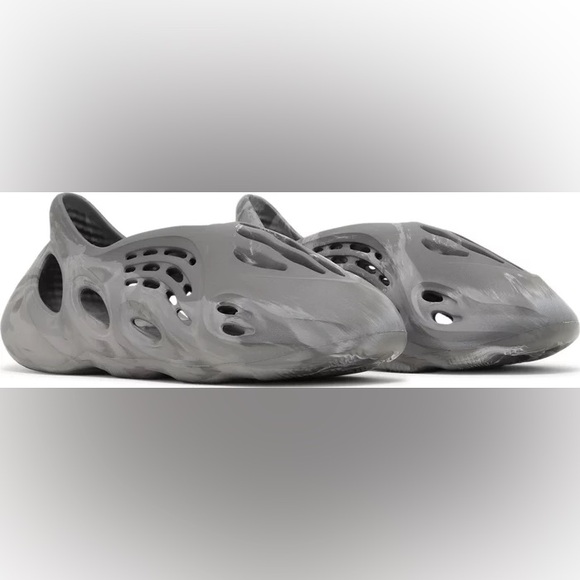 Yeezy Foam Runner 'MX Granite' - Picture 1 of 3